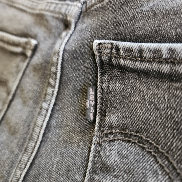 Levi's 721 High Rise Distressed Skinny Jeans - Picture 7 of 8